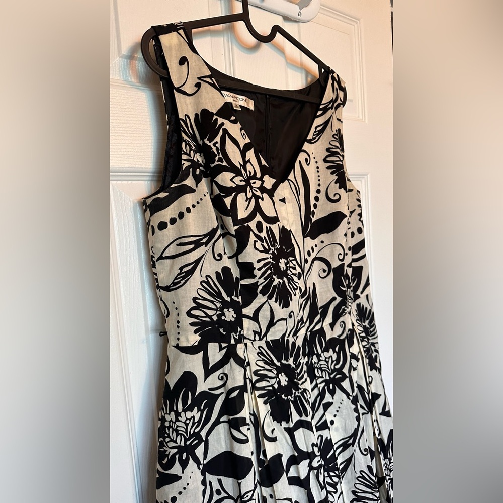 💙 Evan Picone - Size 12 - Floral Black and Cream Dress - Picture 3 of 4
